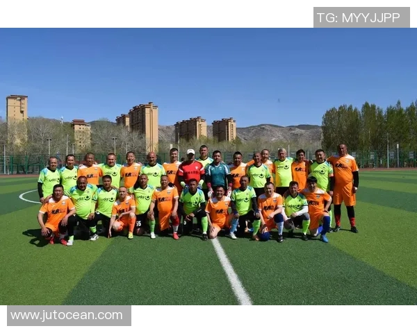 足球明星亲临长城游览盛况尽显历史魅力与体育精神的完美结合