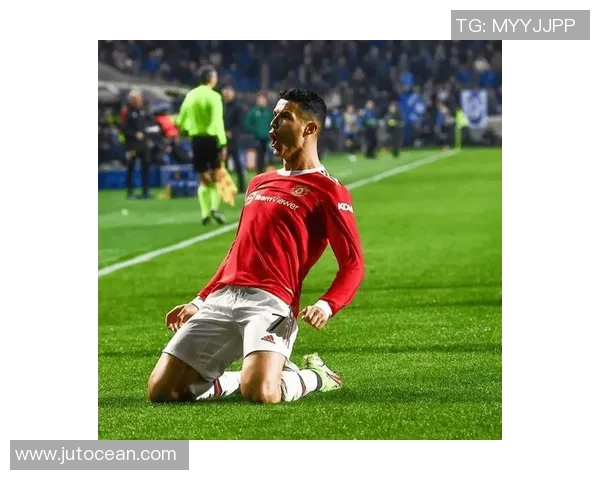 足球明星C罗精彩瞬间照片集锦展现其辉煌职业生涯与个人魅力